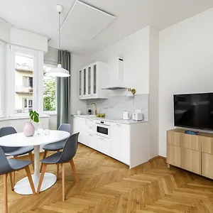 https://native-apartments-uawskiego-8.krakowhotelspoland.com